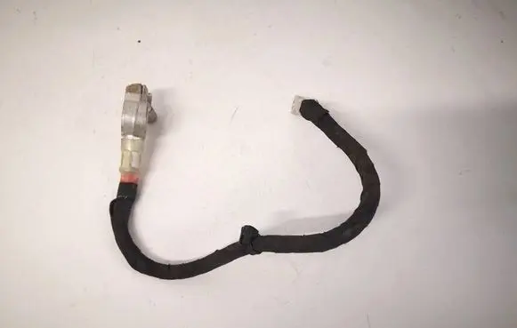 Audi Q4 e-tron Positive cable (battery) 