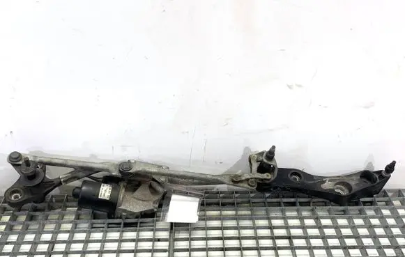 BMW 5 E60 E61 Front wiper linkage and motor 6934279