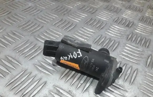Ford Focus Windscreen/windshield washer pump 93bb17k624ba