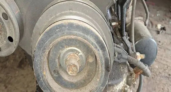 Toyota Avensis T250 Crankshaft pulley