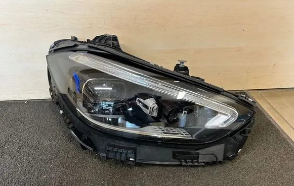 Mercedes-Benz C W206 Headlight/headlamp A2069065404 LE19A6438