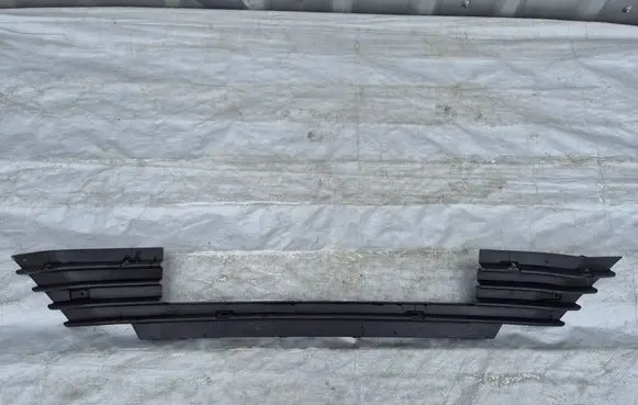 Renault Megane IV Front bumper lower grill 8201696611