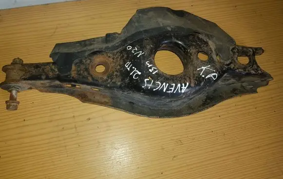 Toyota Avensis T270 Rear upper control arm/wishbone