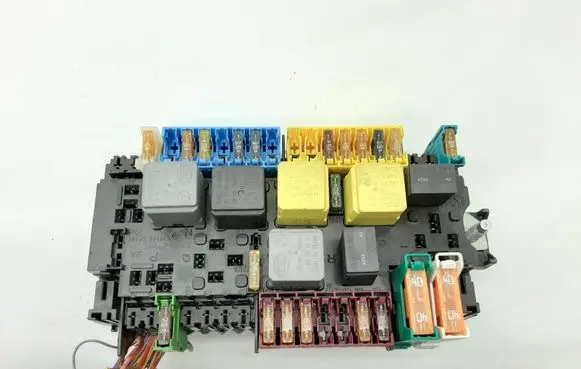Mercedes-Benz A W176 Fuse box set A2469067100