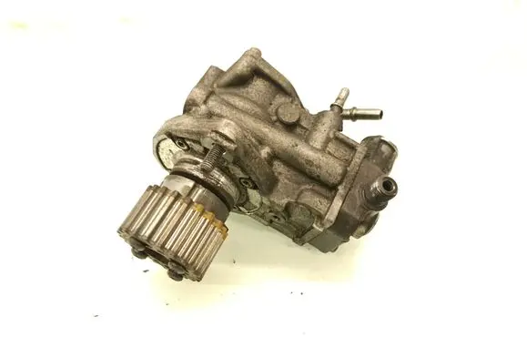 Volvo V40 Fuel injection high pressure pump 31405129