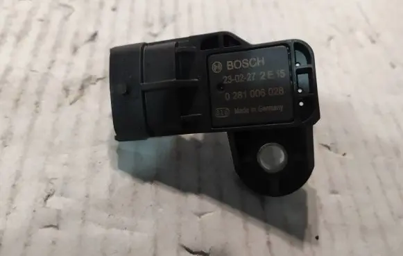 Alfa Romeo Giulia Turbo air boost pressure sensor 2302272E15 0281006028
