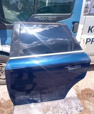 Ford Mondeo MK IV Rear door