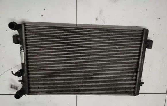 Volkswagen Golf IV Coolant radiator 1J0121253P