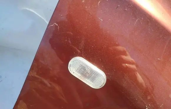 Nissan Qashqai Front fender indicator light