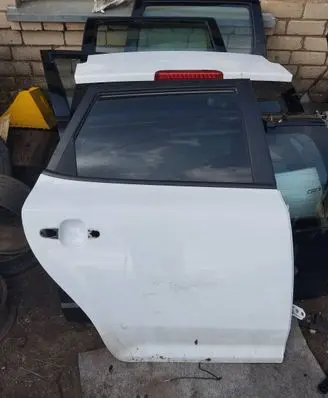 KIA Ceed Rear door