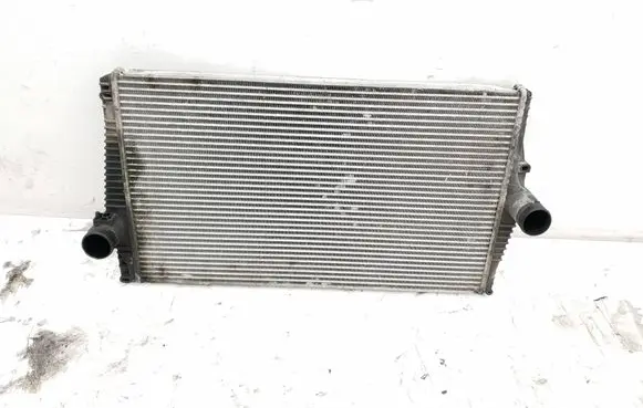Volvo XC90 Intercooler air channel guide 