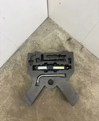 Seat Leon (5F) Spare wheel mounting bracket 5F9012109E