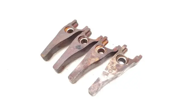 Ford Kuga II Fuel Injector clamp holder 