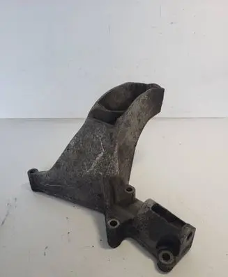 BMW 3 E46 Engine mounting bracket 6753225