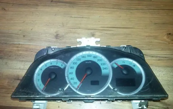 Toyota Corolla Verso AR10 Speedometer (instrument cluster) 838000f040k 83800-0f040-k