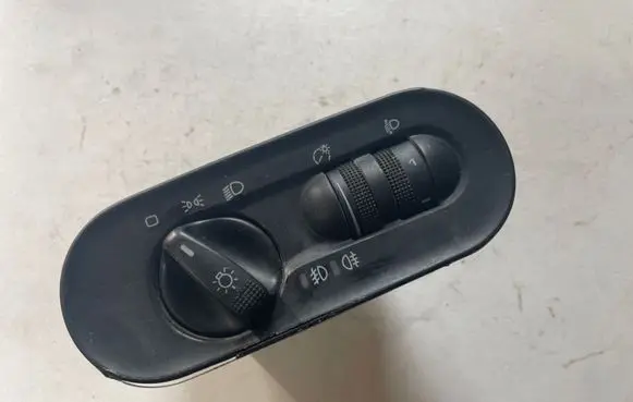 Seat Alhambra (Mk1) Light switch 98504051507