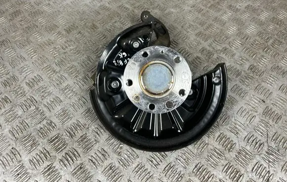 Volkswagen Golf VIII Rear wheel hub