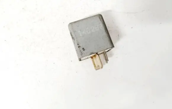 Volkswagen PASSAT B5 Other relay 4d0951253 899309000