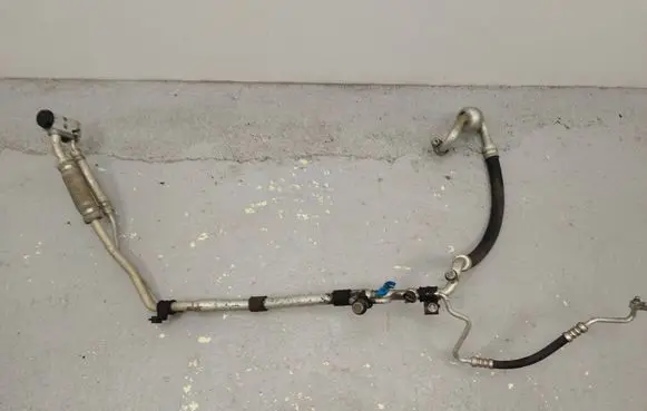 KIA Sportage Air conditioning (A/C) pipe/hose 