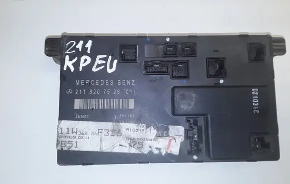 Mercedes-Benz E W211 Door control unit/module 2118207526 351162