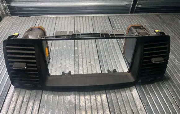 Toyota Corolla E120 E130 Dash center air vent grill 