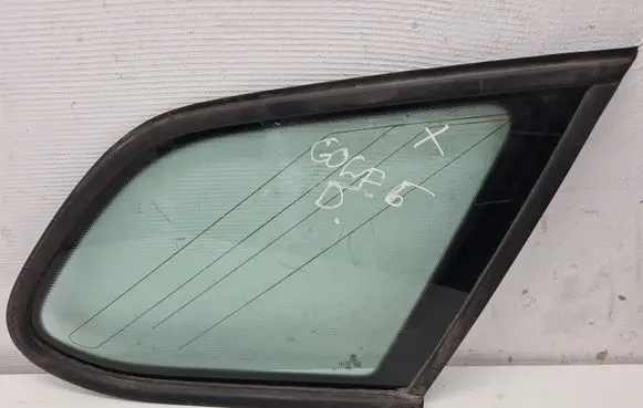 Volkswagen Golf V Rear side window