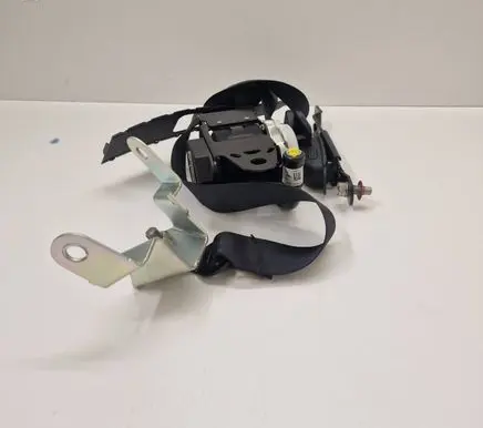 Nissan Leaf II (ZE1) Front seatbelt 638265101G