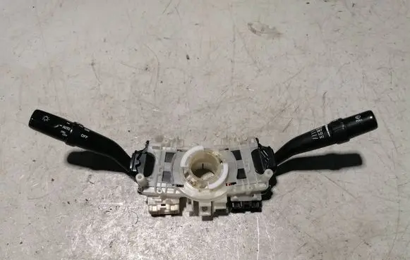 Toyota Solara Wiper turn signal indicator stalk/switch 8431006321