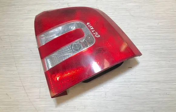 Skoda Octavia Mk2 (1Z) Rear/tail lights 1Z9945096