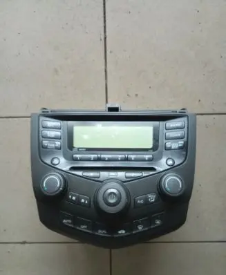 Honda Accord Radio/CD/DVD/GPS head unit 39175