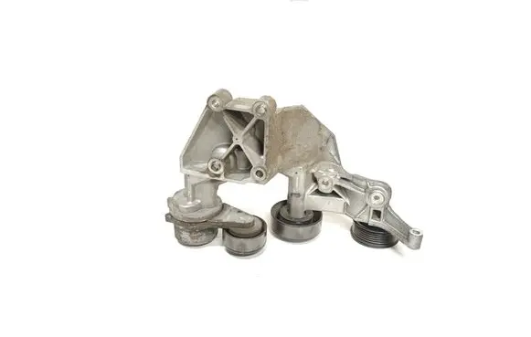 KIA Sorento Generator/alternator bracket 