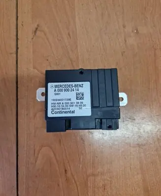 Mercedes-Benz C W205 Fuel injection pump control unit/module A0009002414 190244001729E A0009013806