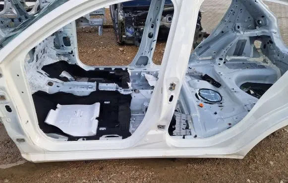 Mazda 2 Front sill (body part) 