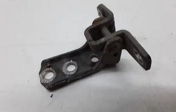 Mitsubishi Pajero Front door lower hinge 