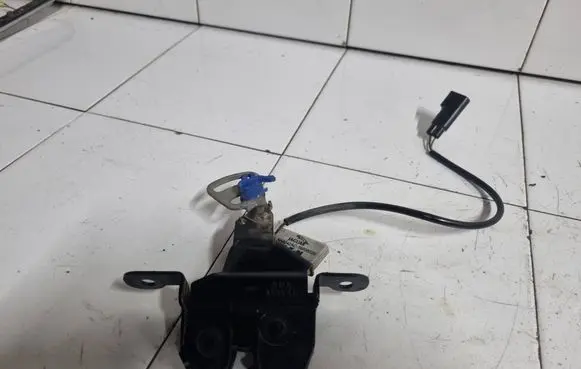 Jaguar XJ X300 Tailgate/trunk/boot lock/catch/latch LNA6242AC 3500AB 16035020