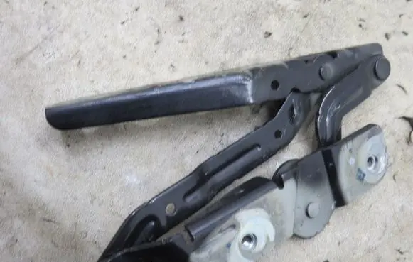 Ford Ecosport Engine bonnet/hood hinges