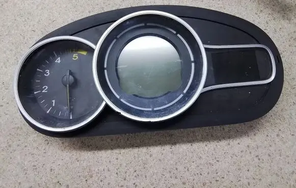 Renault Megane III Speedometer (instrument cluster) A2C53363612 RNI248107859R