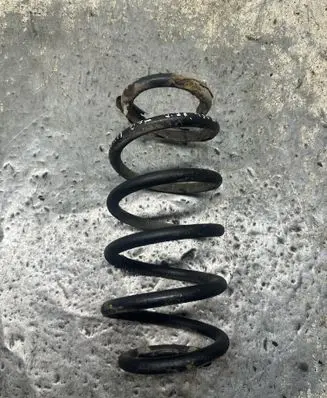 Toyota Auris 150 Rear coil spring