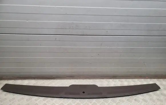 Mercedes-Benz C W204 Dashboard air vent grill cover trim A2046802008 A204680