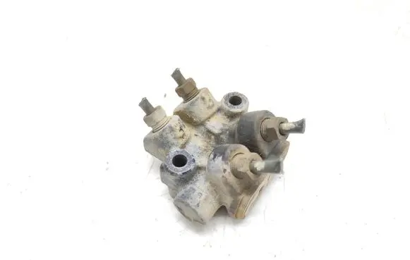 Mazda 626 Brake power pressure regulator 