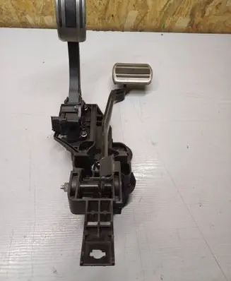 Peugeot 3008 II Brake pedal P1002572