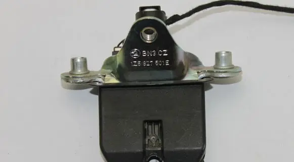 Skoda Octavia Mk2 (1Z) Tailgate/trunk/boot lock/catch/latch 1Z5827501E