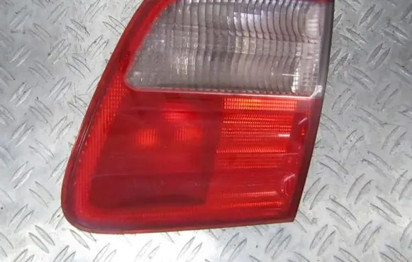 Mercedes-Benz E W210 Tailgate rear/tail lights a2108206064 324502