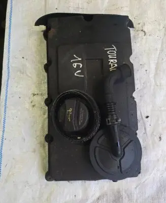 Volkswagen Touran I Rocker cam cover 03G103475