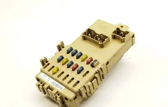 Subaru Forester SF Fuse module