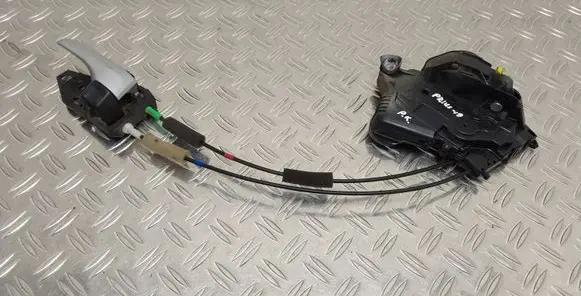 Toyota Prius (XW30) Front door lock