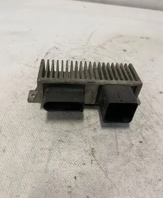 Renault Master III Glow plug pre-heat relay 8200558438A
