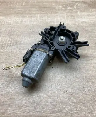 Ford Escort Front door window regulator motor 91AB14A389C
