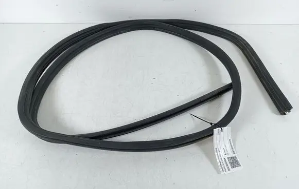 Ford Ranger Front door rubber seal 8L5Z1020708A