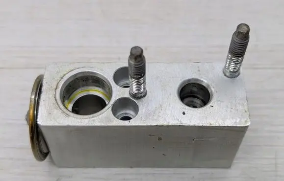 Peugeot 5008 II Air conditioning (A/C) expansion valve 5P1350000